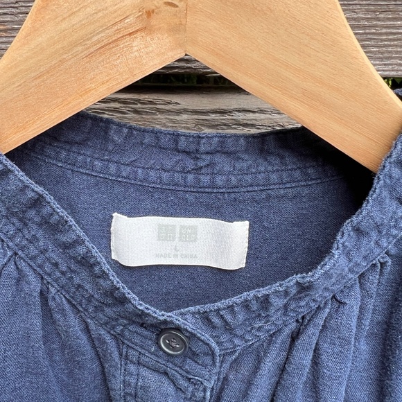 Uniqlo Navy Popover sleeveless blouse w/band collar: Size L - Picture 3 of 6